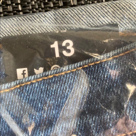 Fashion Nova Jeans - Dark Wash - Picture 8 of 10